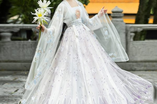 Wedding Hanfu Designed for Brides Who Value Tradition Wedding Hanfu Designed for Brides Who Value Tradition