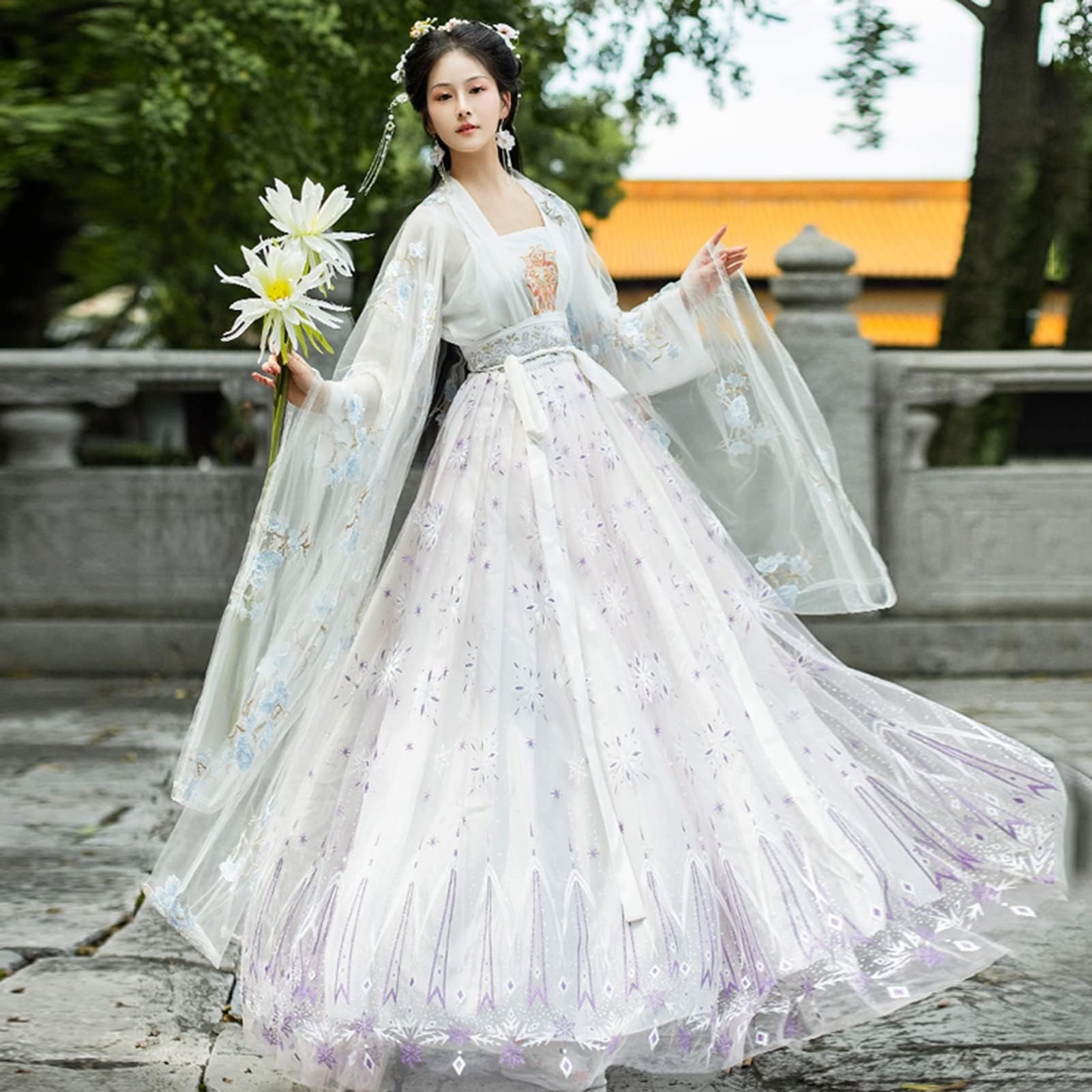 Wedding Hanfu Designed for Brides Who Value Tradition